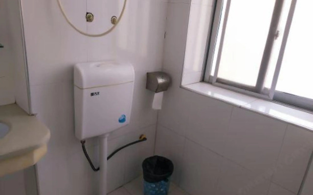 Wudangshan Dazhong Hotel