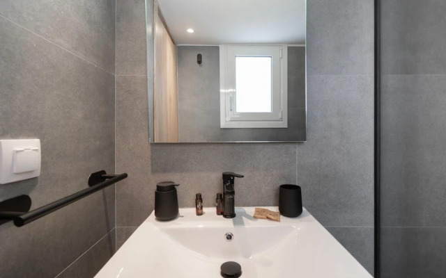 LIV - Seaside Getaway in Glyfada