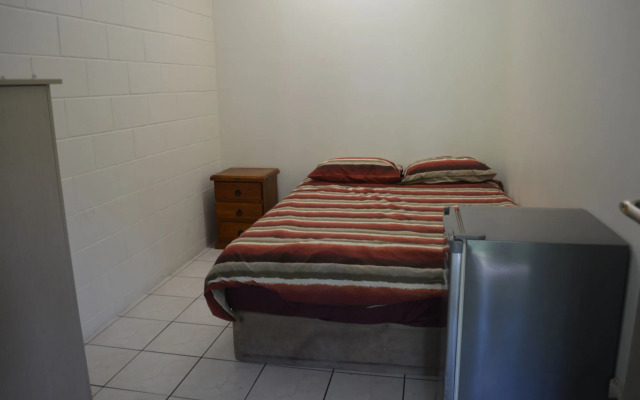 Frogshollow Backpackers