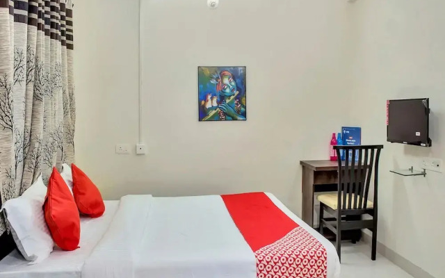 OYO 12042 Green Olives Apartments