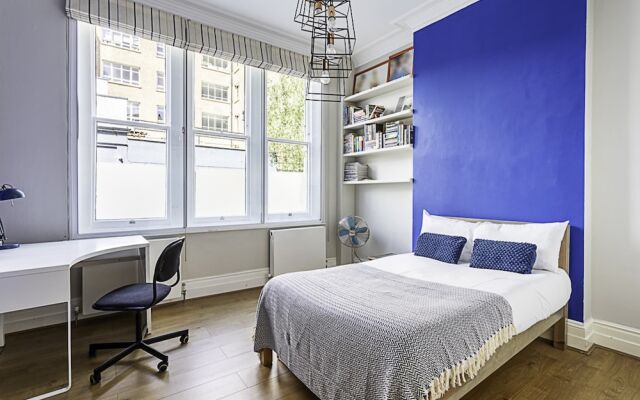 Elegance in Westminster: Victoria Vibes Apartment