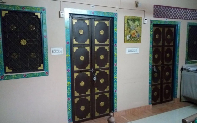 Shyam Palace Guest House