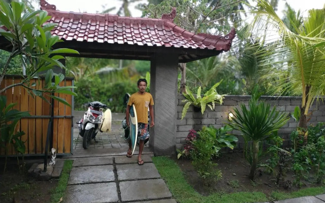 Surf Retreat Villa Sari