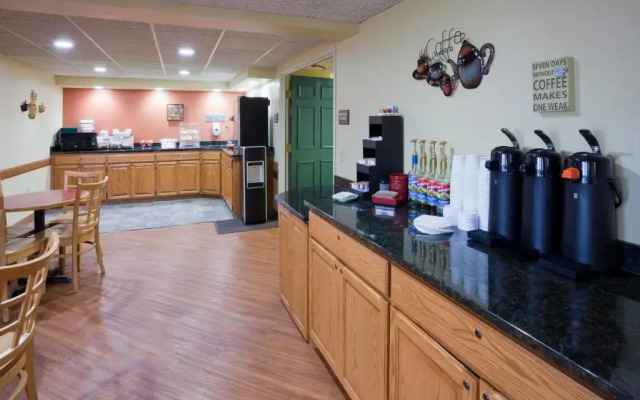 Paynesville Inn And Suites