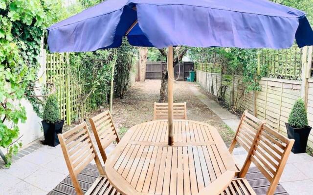 Beachfront Retreat With Panoramic Views Of The Bay