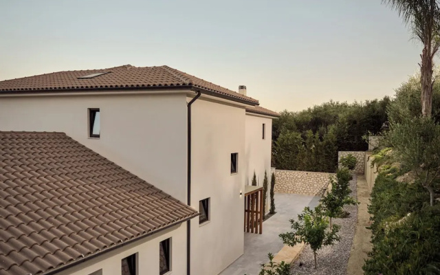 4-bedroom Private Villa, Sea View & Swimming Pool