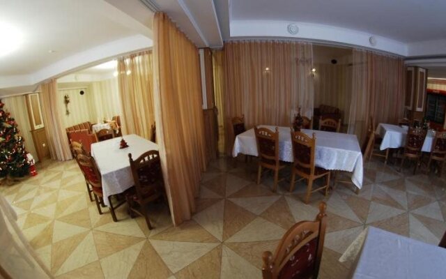 Hotel and restaurant complex "Intourist"