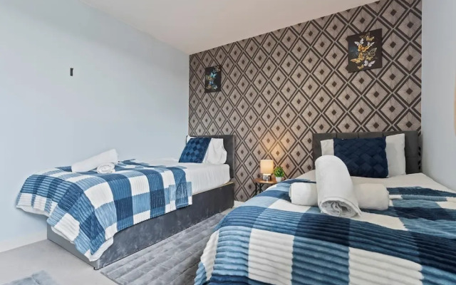 Retreat Private Rooftop 3 Bedroom Apartment