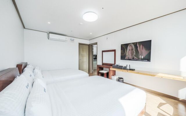 Tongyoung MartisBeach Pension