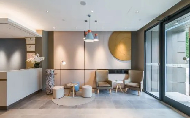 Homeinn · neo (Shunde Center Tianyou City Haijunda Plaza)