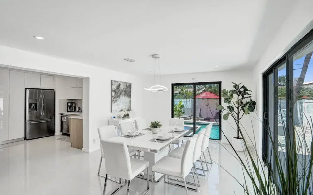 Heated Private Pool 4BR Modern home
