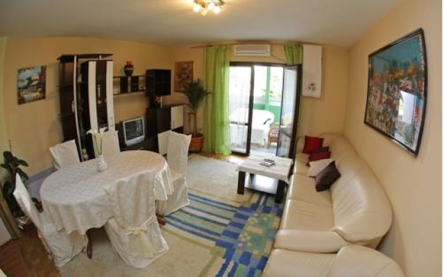 Apartments and Rooms Anika