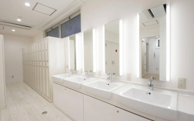 Capsule Plus Yokohama Sauna & Capsule