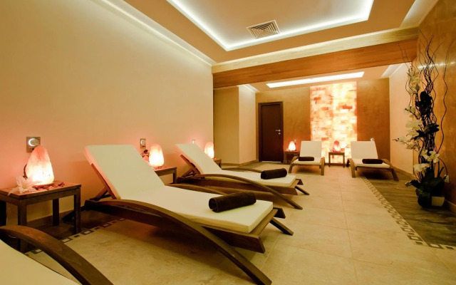 Earth and People Hotel & Spa