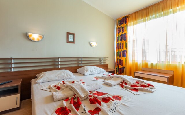 Family 2 Bedroom Apartment in Dafinka Guest House