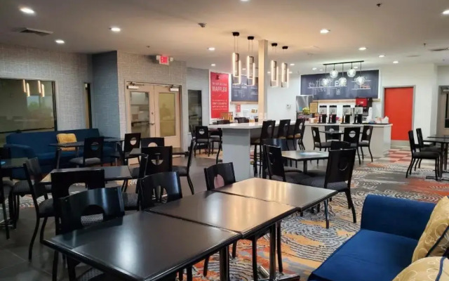 Hampton Inn Olathe