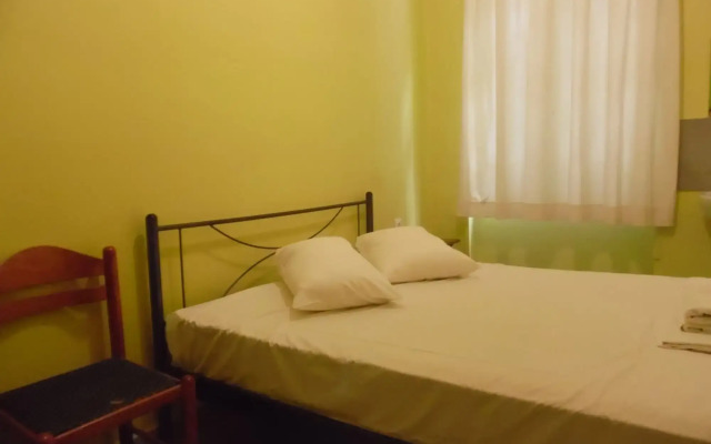 Zeus Hostel