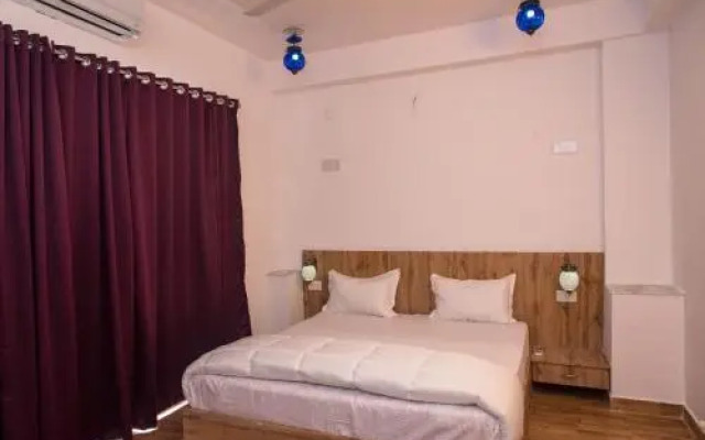 Strangers Hideaway Hostel