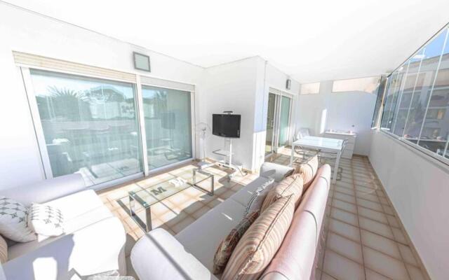 Brigth Apartment/2BED/2BATH/100m beach/Sea Views