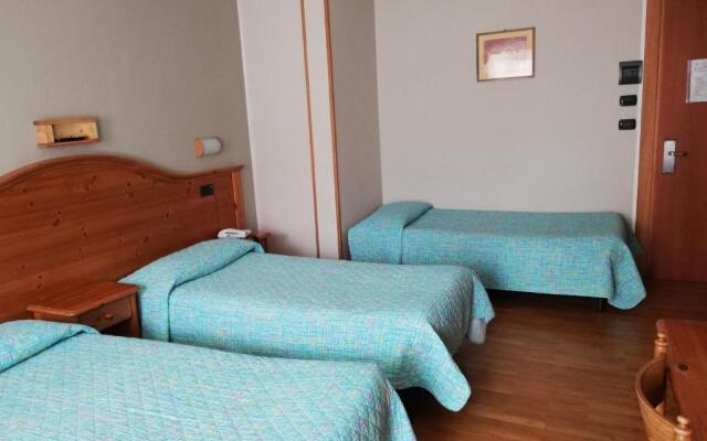 Hotel Holiday Debili