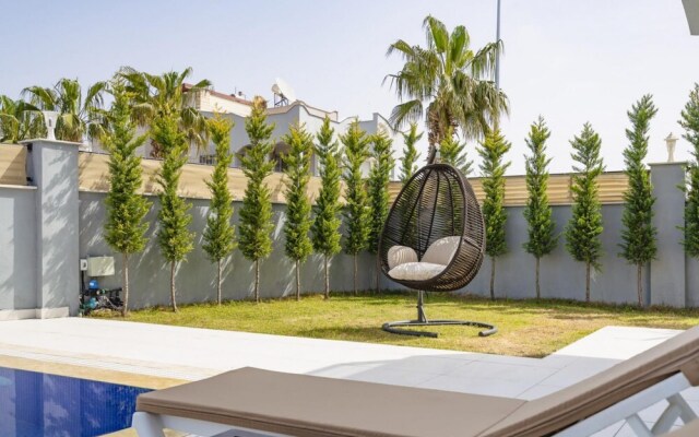 Villa With Jacuzzi Private Pool Garden in Serik