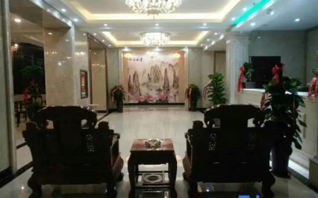 Xinyue Hotel (Urumqi Light Industry College)