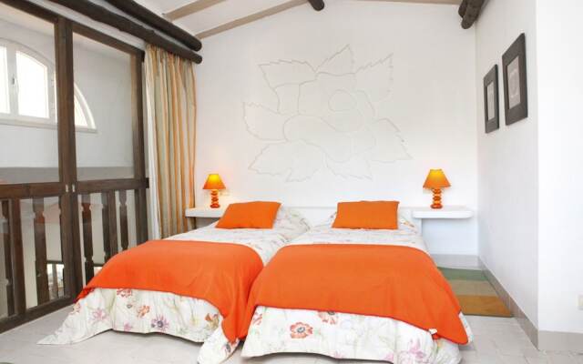 Cozy Golf Villa in Cascais