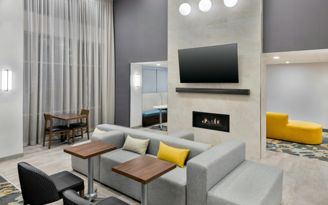 Hampton Inn & Suites Cleveland-Beachwood