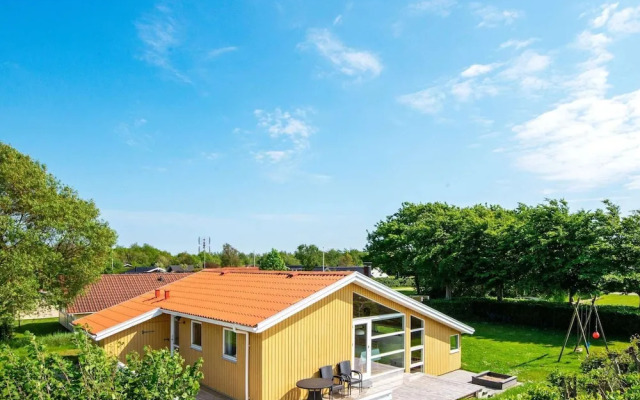 6 Person Holiday Home in Hemmet