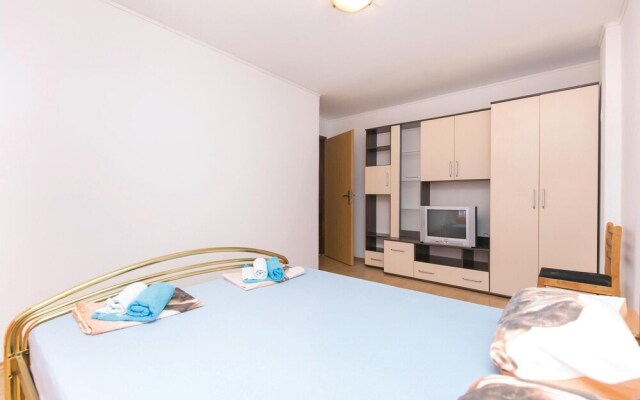 Nice Home in Vodnjan With Wifi and 4 Bedrooms