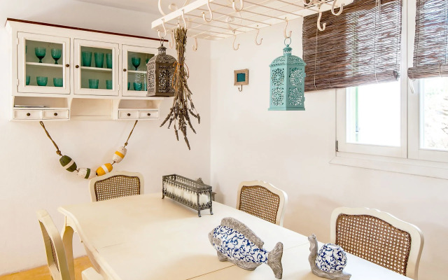 K for Kythnos Sun & Ocean House