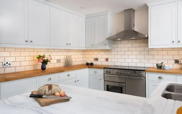 Mill House - self catering sleeps 10