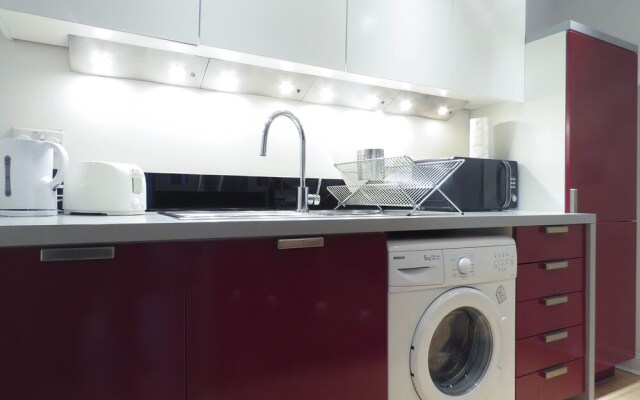 Tudors eSuites Birmingham Apartments with Gated Parking