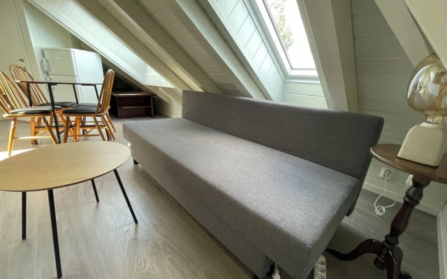 Stunning Hilltop Nest Unparalleled Views at BnB Ap 17