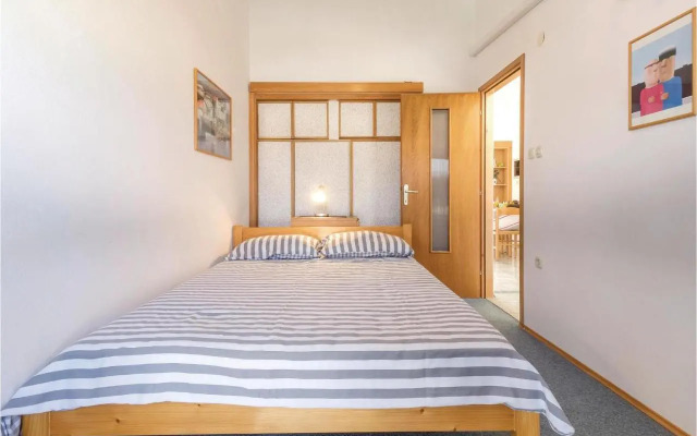 Apartment Brace Ilic III