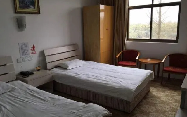 Qiangfeng Hostel