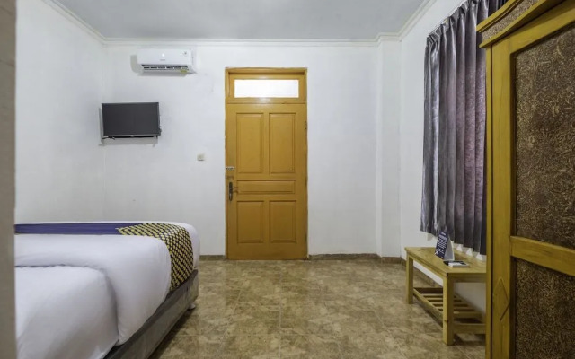 OYO Life 2412 Mandala Residence