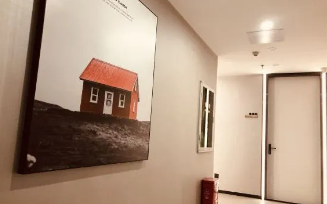 Maia Hostel