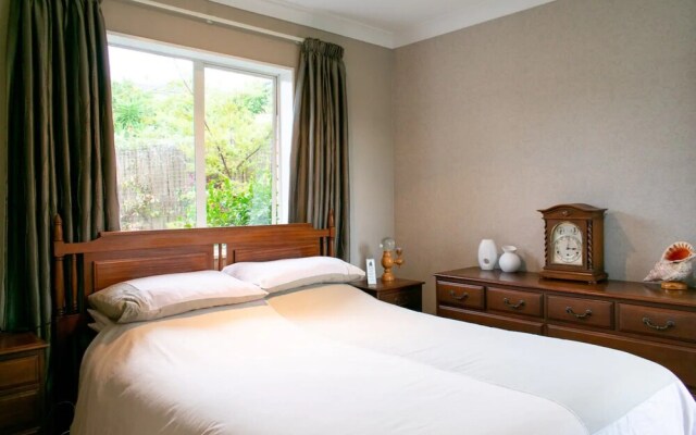 Grand 4 Bedroom Home With Balcony and Garden