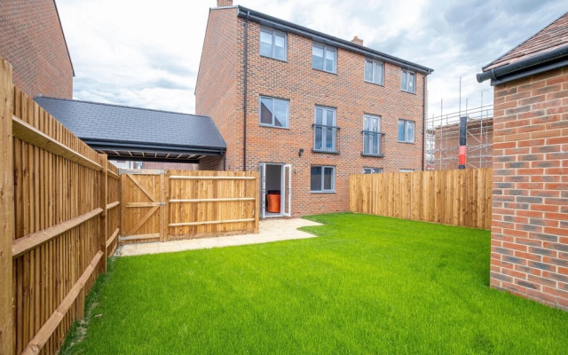Modern 5 Bedroom 3 Bath Hse Aylesbury