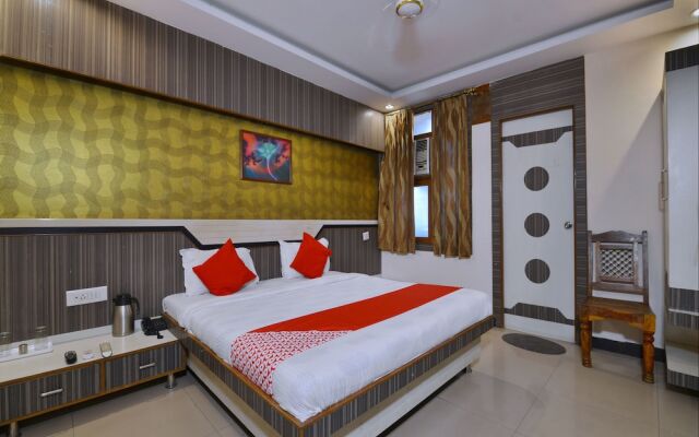 OYO 13346 Hotel A R Ganpati Plaza