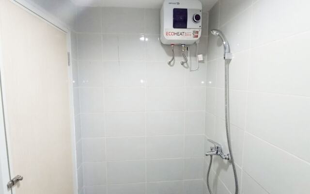 Modern Look And Homey Studio Amartha View Apartment