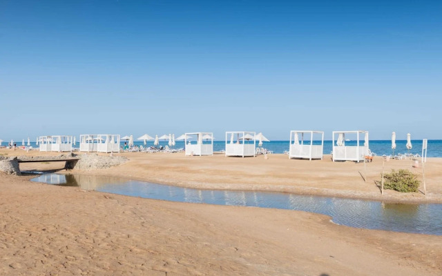 Xuru Stays I Modish & Magnific 2bdr @ Mangroovy Pool & Beach Access