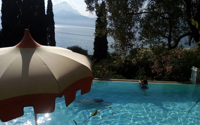 Residence Gardasee Apartments with Lake View