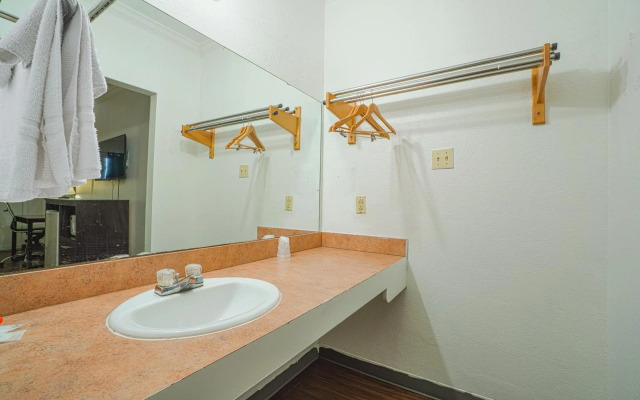 OYO Hotel Kingsville Hwy 77