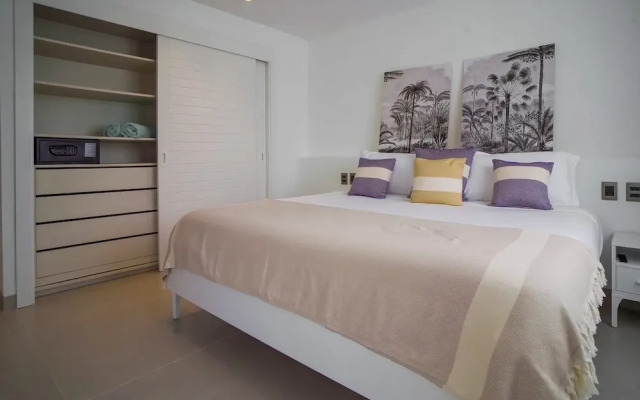 Luxury Penthouse 3 Bedroom Ocean Views
