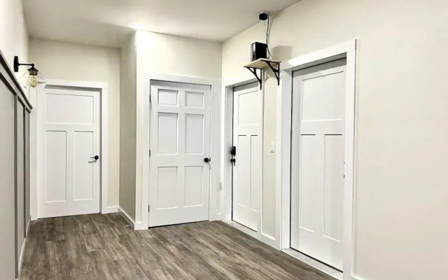 Creekside Suites