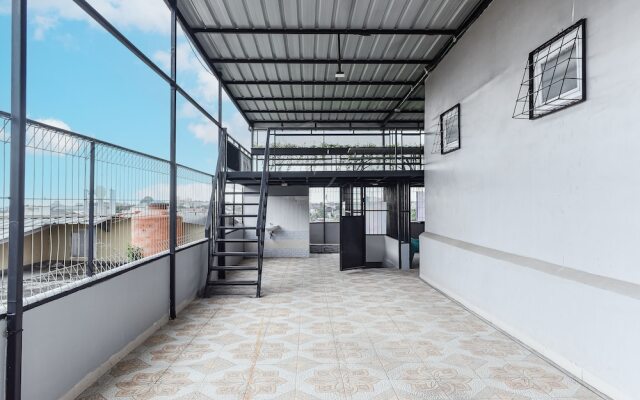 OYO 93503 Lotte Residence