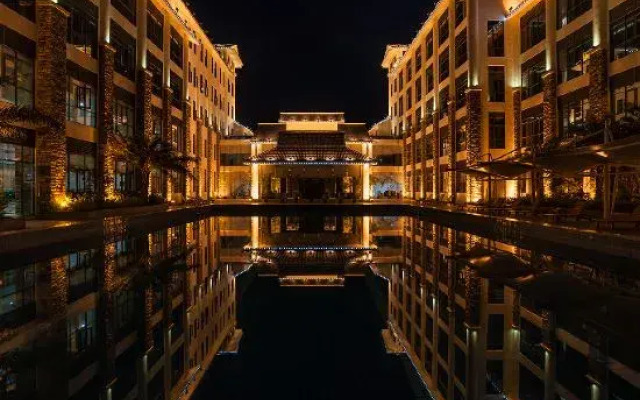 Suman Century Hotel