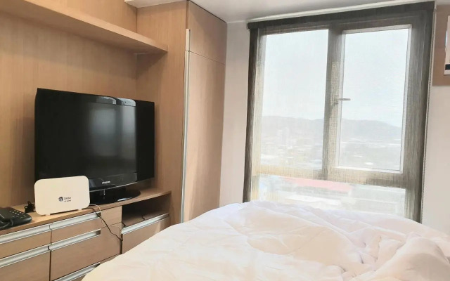 Steff's Condo 816 at Centrio Tower